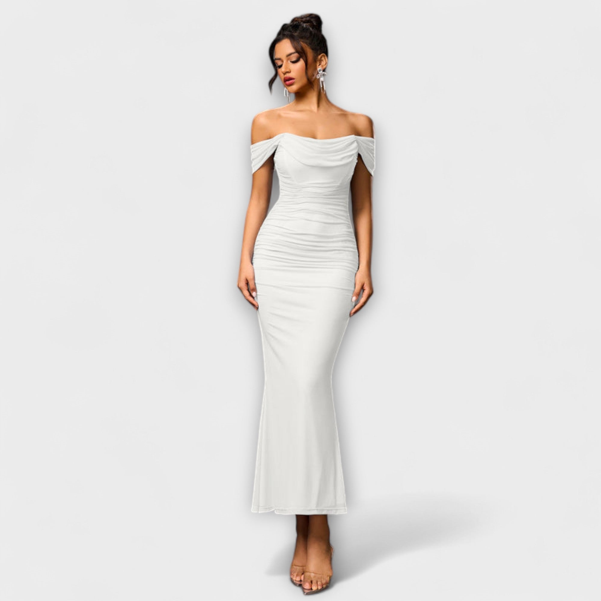 Ione - Šaty Bodycon s odhalenými rameny a řasením